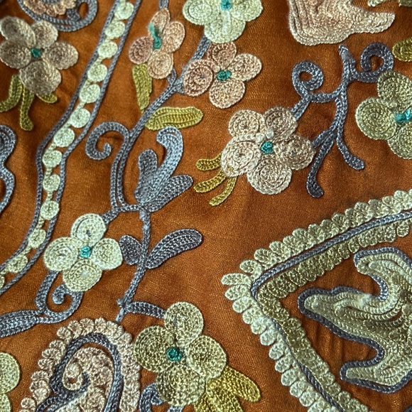 NWT Kashmiri Embroidered 3 piece Unstitched Suit - Picture 4 of 5